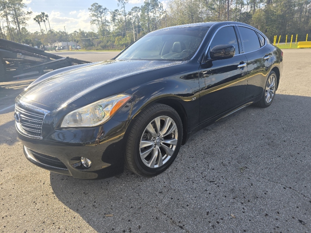 2014 INFINITI Q70 3.7