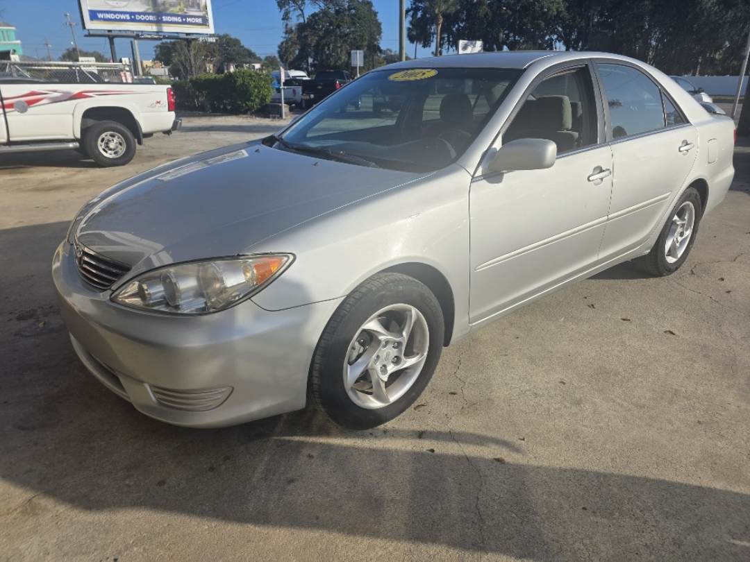 2005 Toyota Camry LE