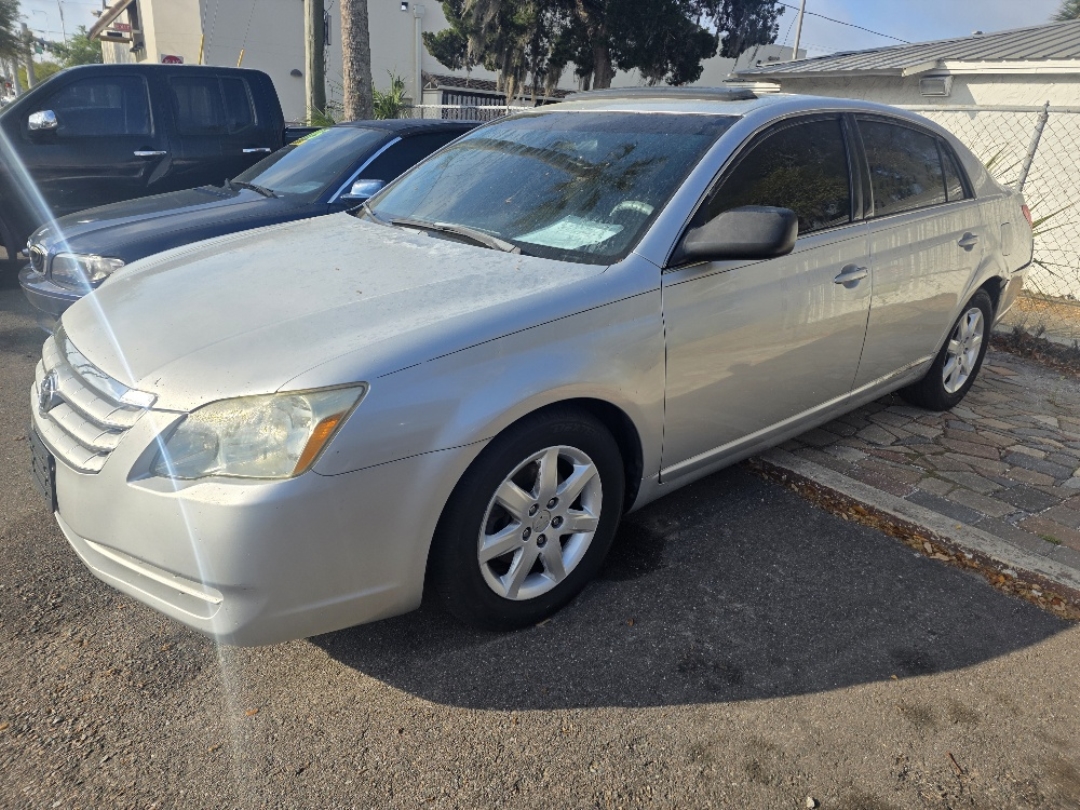 2005 Toyota Avalon XL