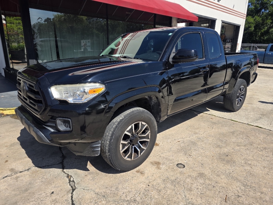 2018 Toyota Tacoma SR